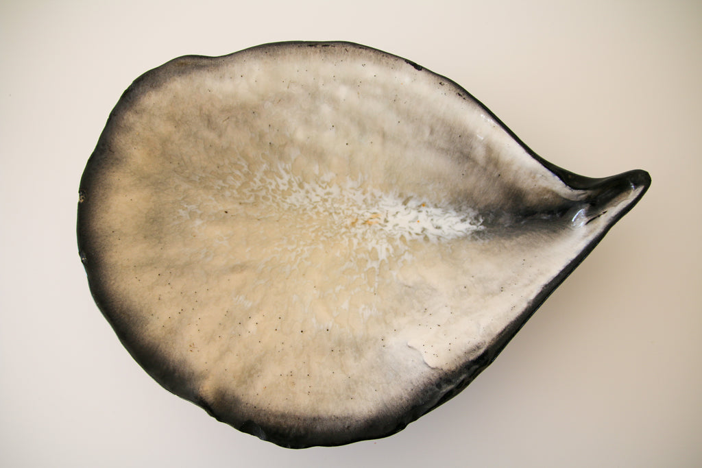 Coupe coquillage Pol Chambost céramique noir et blanc design 1955 Studio Cinquante.