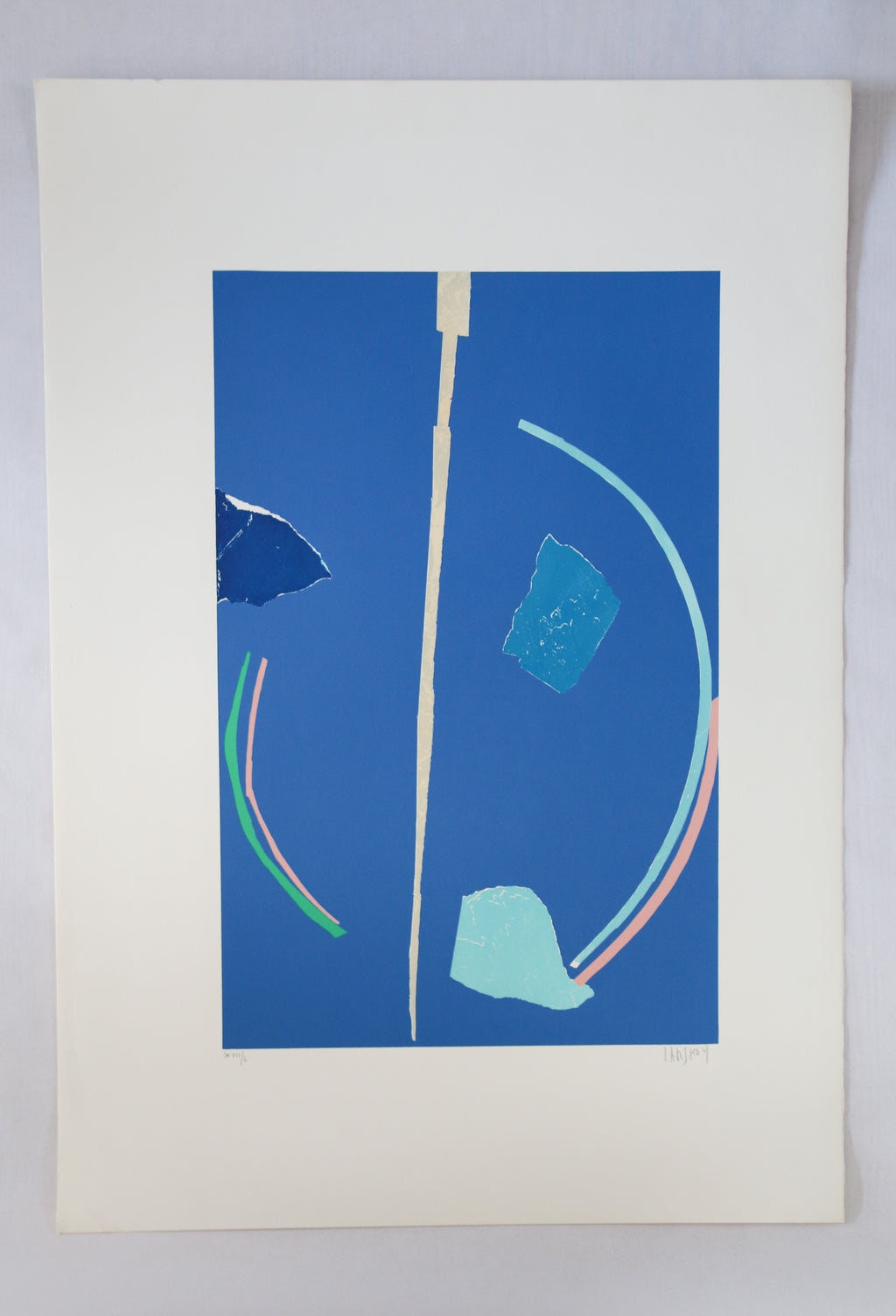 Lithographie d'André Lanskoy, composition abstraite sur fond bleu, signée au graphite et numérotée sur papier d'art Fabriano.