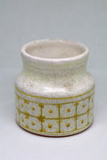 Petit vase à épaulement Roger Capron, faïence blanche craquelée et motifs géométriques jaunes